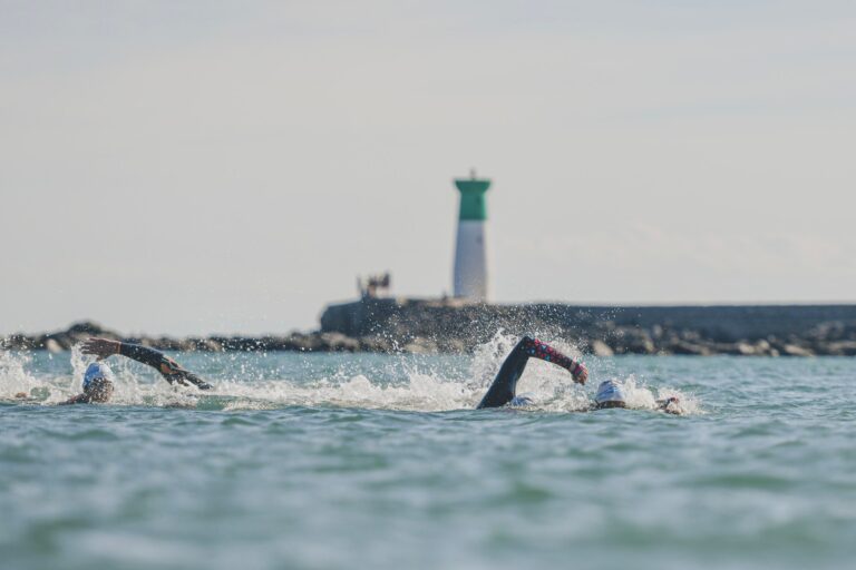 Nageur à Agde dans la Méditerranée lors de l'OpenSwim Agde