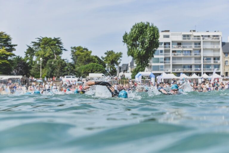 un nageur à La Baule pendant un OpenSwim